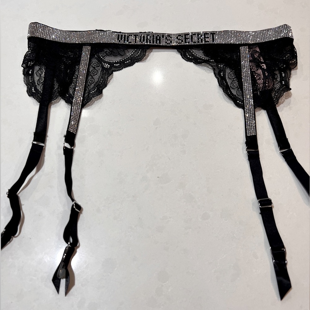 Victoria’s Secret Very Sexy Shine Strap Lace Garter Belt - Picture 7 of 10